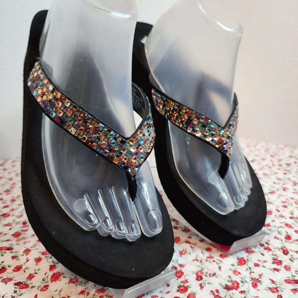 Yellow Box size 11‎ wedge flip flops - Picture 2 of 8